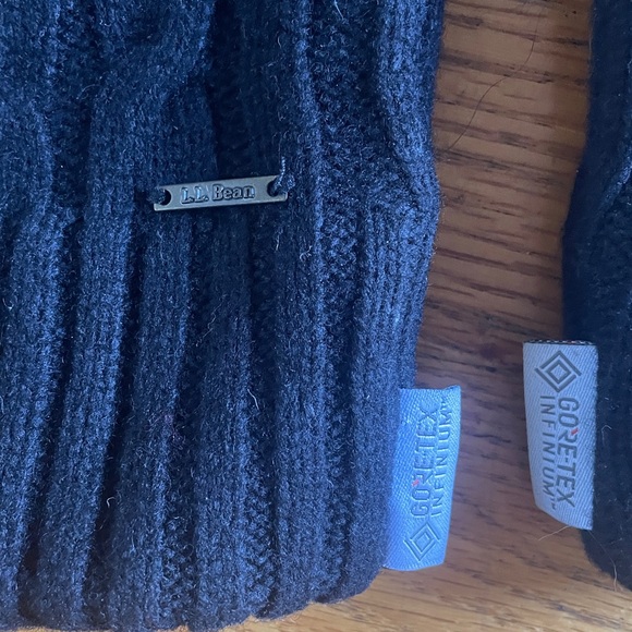 EUC L.L. Bean Women’s Mittens - Picture 3 of 3